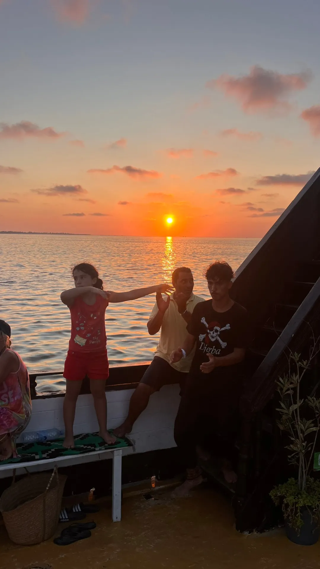 Sunset on pirate boat Djerba – Family onboard