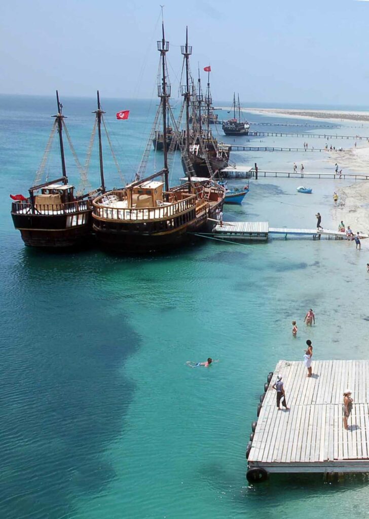 Djerba : croisière en bateau pirate vers l'île des flamants